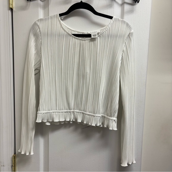 White Ribbed Long Sleeve Ruffled Blouse - Picture 1 of 4